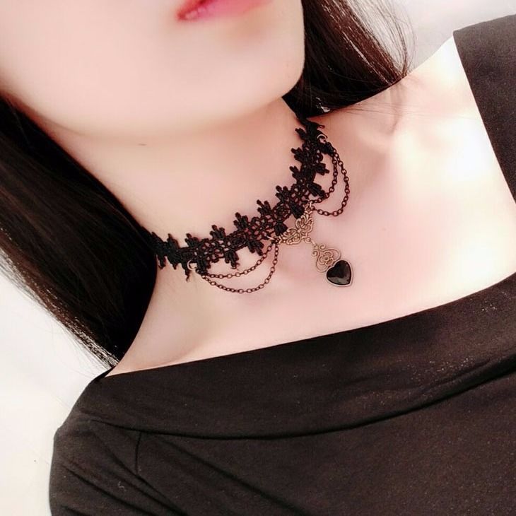 Elegant crystal lace choker from eprolo featuring intricate lace details and sparkling crystal accents.