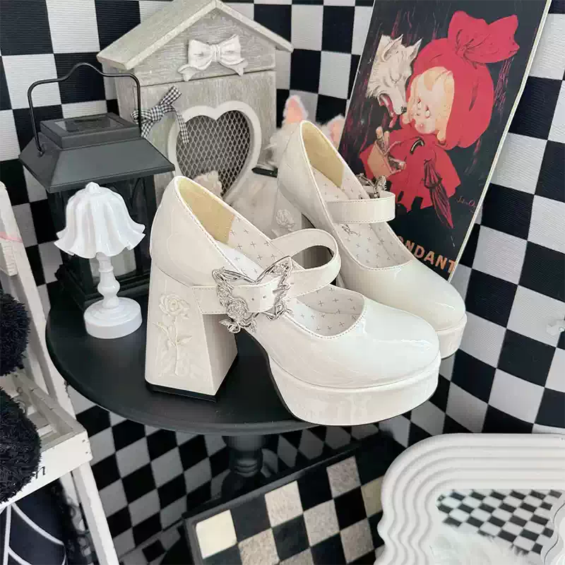 Gotik Gül Detaylı Platform Topuklu Ayakkabı