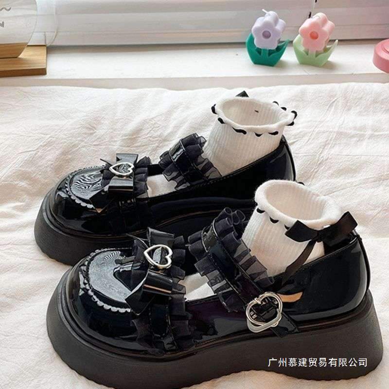 Eprolo Mary Jane Lolita shoes with thick soles and bow details, featuring a classic vintage-inspired design.