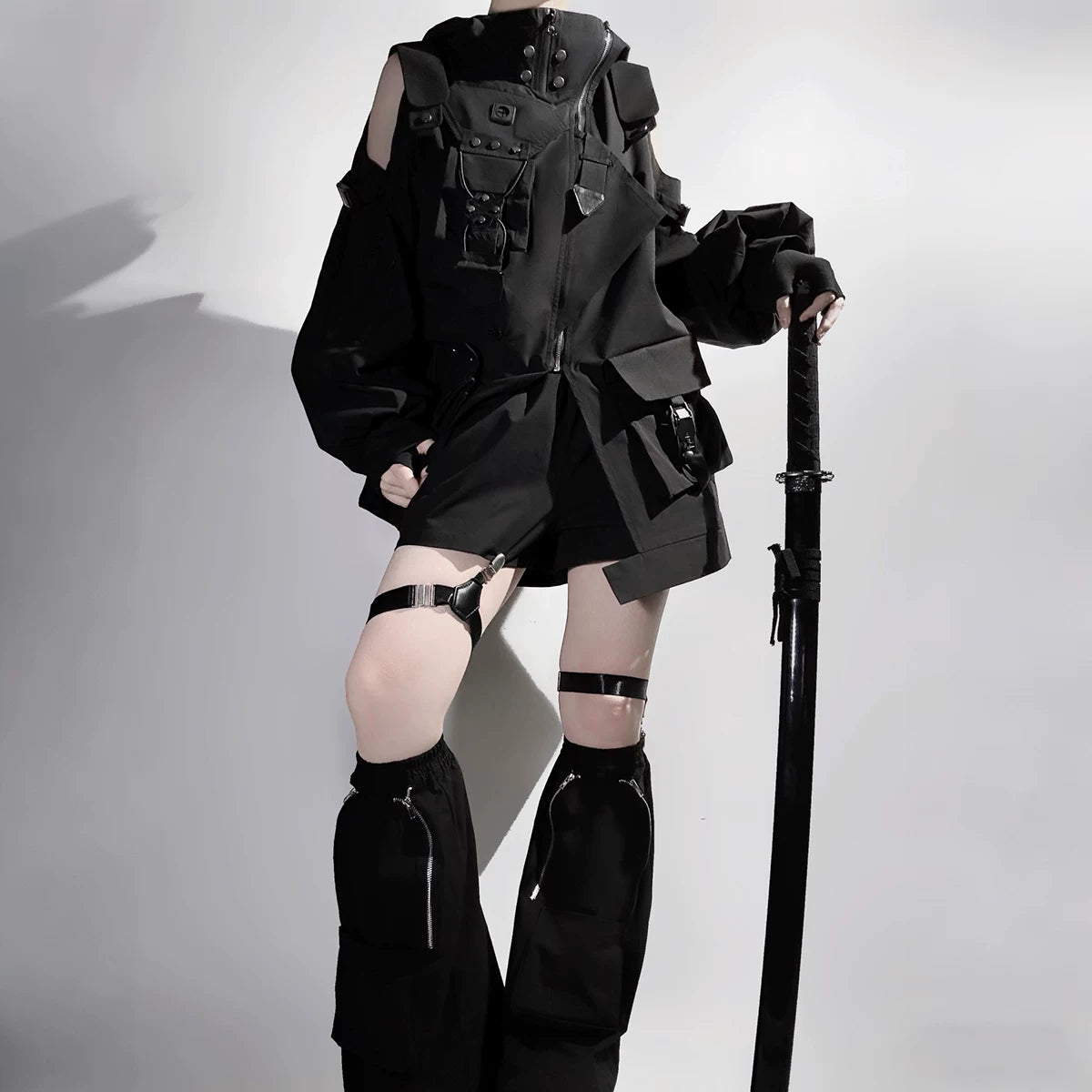 Lolita Makineci Kapüşonlu Üst + Şort + Bacak Kılıfı (S–XL) - 3