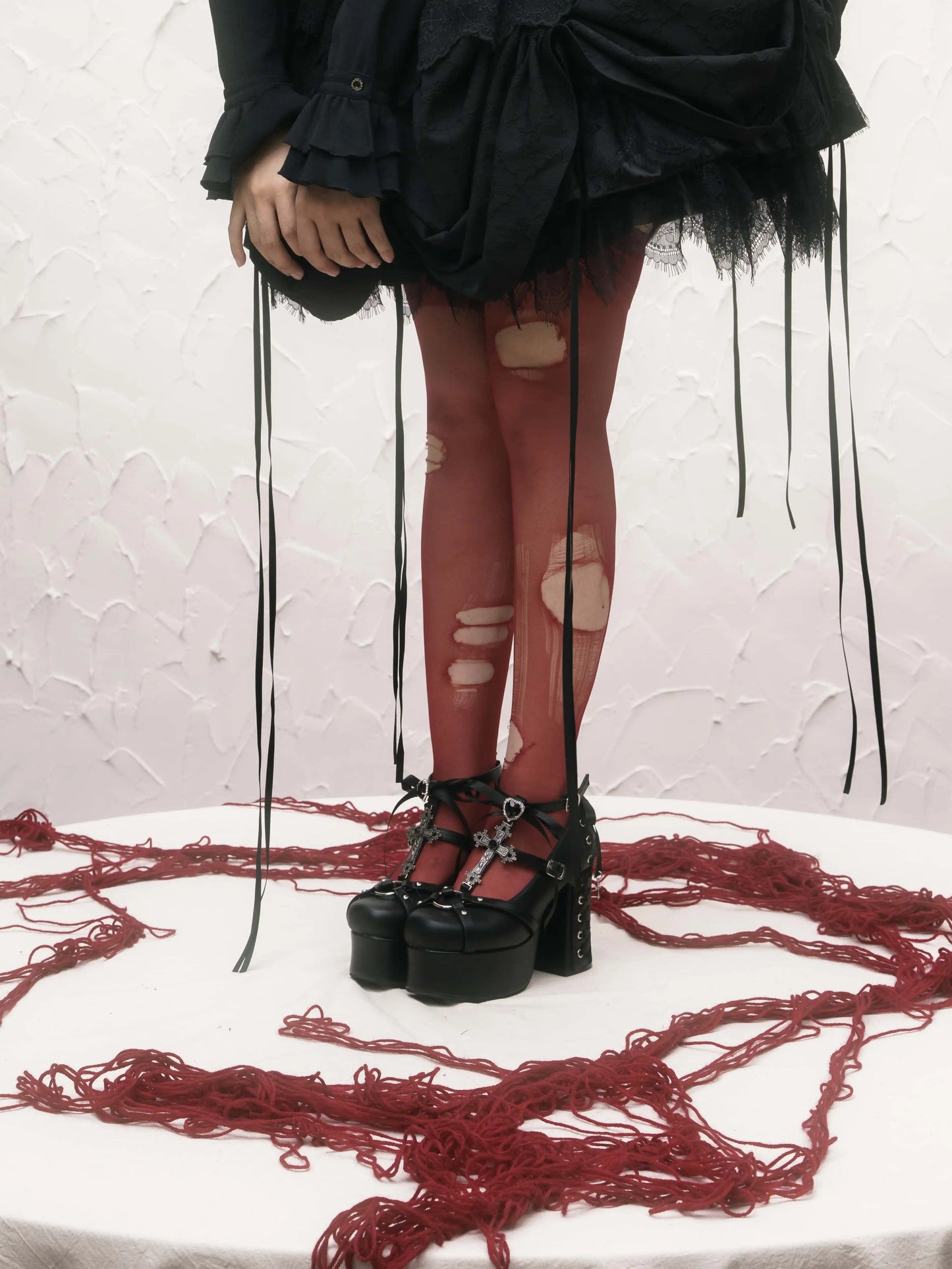 Gotik Haç Detaylı Platform Ayakkabı