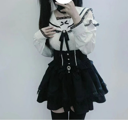 Eprolo Dantel Yaka Lolita Bluz featuring lace collar and elegant design, shown on a white background.