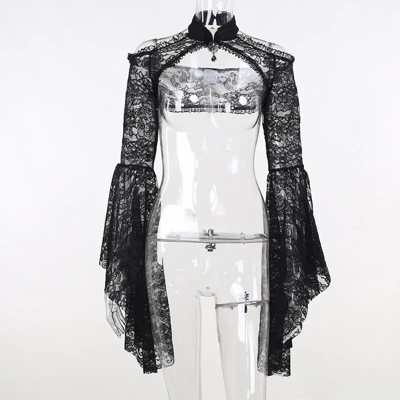 Elegant black Gotik Dantel File Bolero with intricate lace details, perfect for gothic fashion and evening wear.