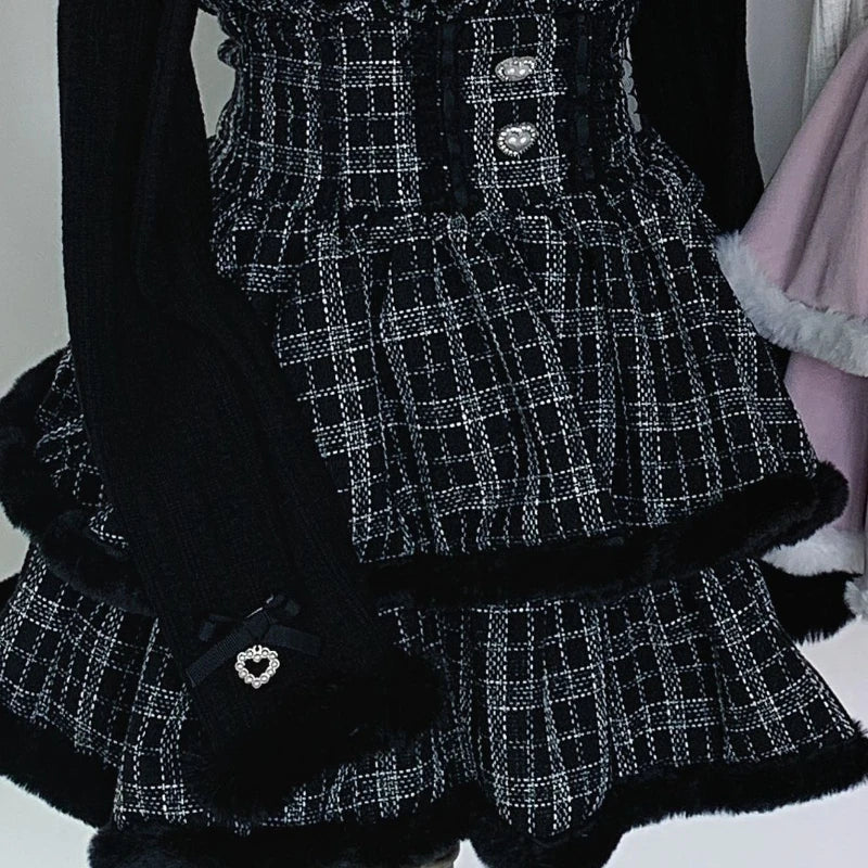Eprolo Japon Stil Lolita mini skirt with lace and bow detail paired with a matching blouse in a coordinated fashion style