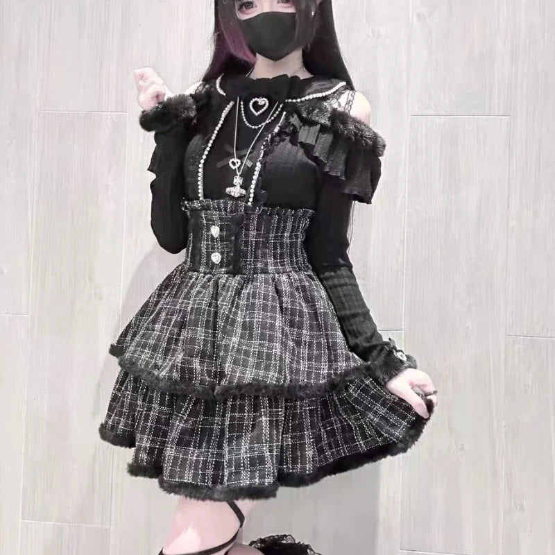 Eprolo Japon Stil Lolita mini skirt with lace and bow, paired with a matching blouse, displayed on a hanger.