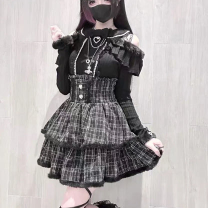 Eprolo Japon Stil Lolita mini skirt with lace and bow, paired with a matching blouse, displayed on a hanger.