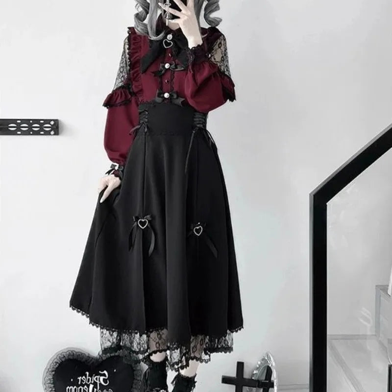 Eprolo Bordo dantel detaylı Jirai Kei long Lolita elbise with intricate lace accents and flowing fabric.