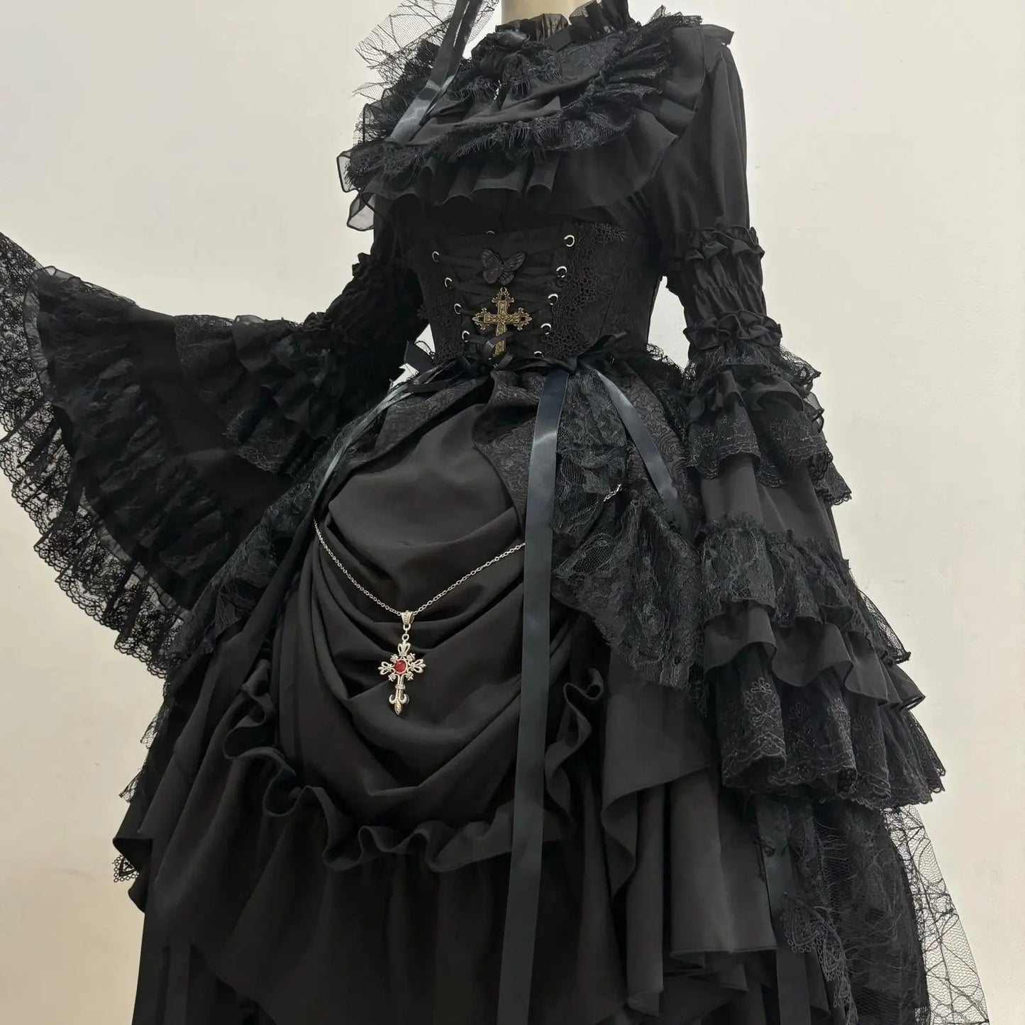 Kat Kat Fırfırlı Victorian Siyah Gothic Elbise - Shadora