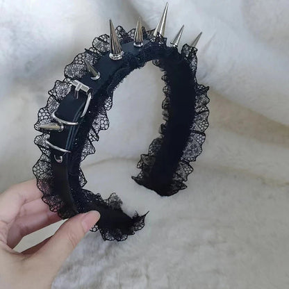 Metal Detaylı Taç