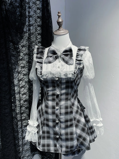 Elegant Zarif dantel işlemeli elbise with intricate lace details, designed by eprolo, displayed on a mannequin in the image.
