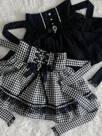 Vintage black and white checkered mini skirt by eprolo, featuring a stylish Karel design and modern fit.