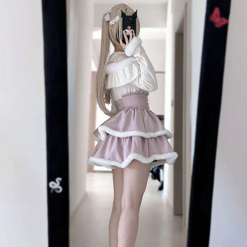 Eprolo Japon Stil Lolita mini skirt with lace and bow detail paired with a matching blouse, showcasing a cute, elegant Lolita fashion set.