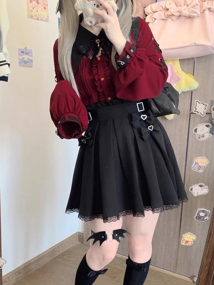Dark vampire dantel blouse and skirt set by Shadora, featuring intricate lace details and a stylish, elegant design.