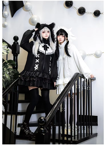 Black Y2K Gothic hooded sweatshirt with long sleeves and Lolita style, featuring a casual, trendy look from eprolo.