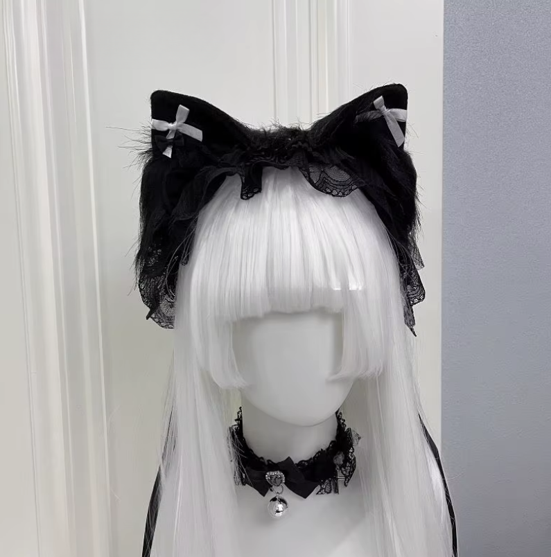 Eprolo Dantelli Kedi Kulağı Taç with lace design, featuring cat ear shapes, suitable for pet accessories or costume decoration.