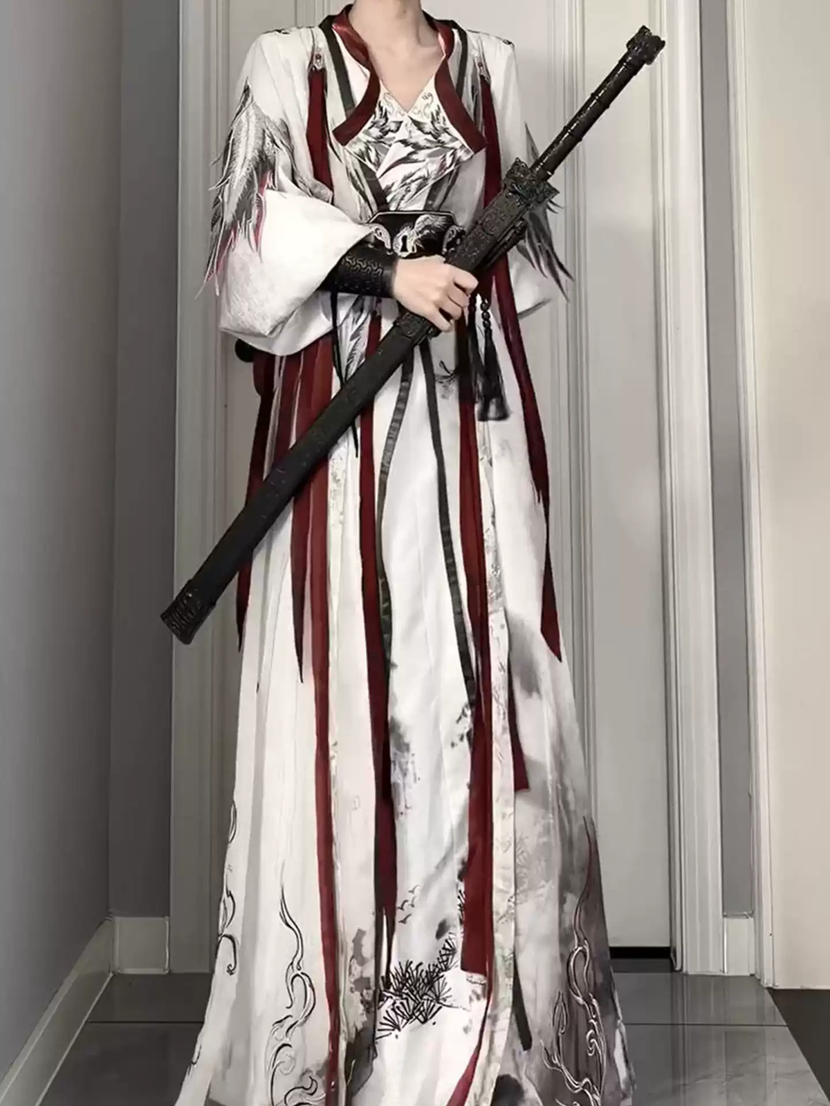 Beyaz İşlemeli Hanfu
